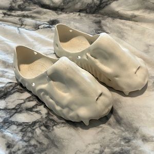 Kitowares Jag Runner - excellent condition - size 10